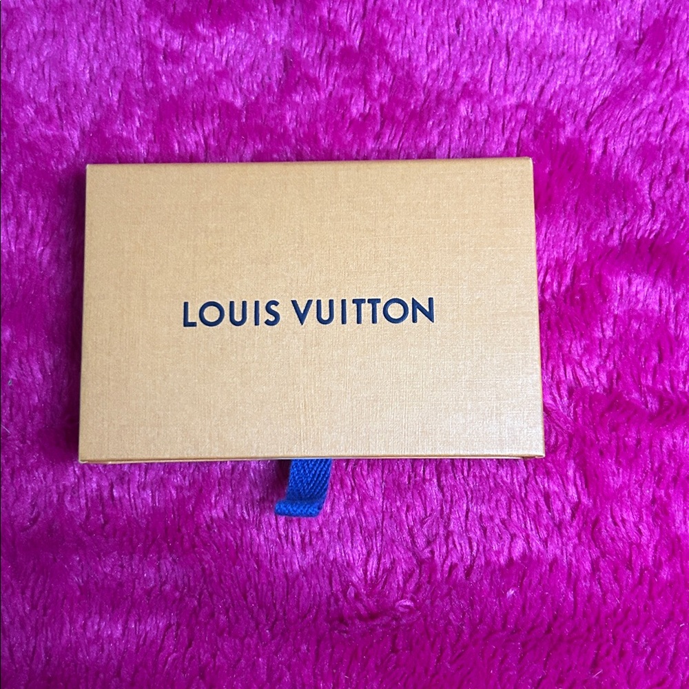 Louis Vuitton Black and Brown Checkered Card Holder with box. - Picture 12 of 12